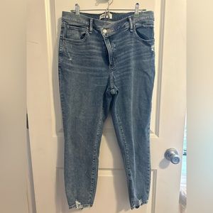 Abercrombie & Fitch Super Skinny Ankle High Rise Jean— short!